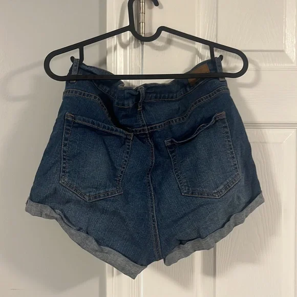 short - Picture 2 of 2